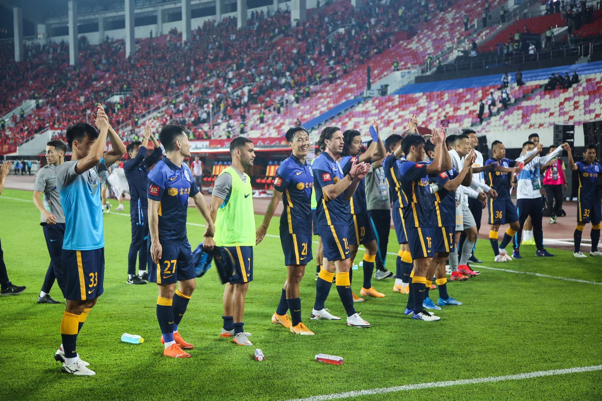 关键时刻广州队复出首秀皇家马德里防线松动备战荷甲，连对手都承认：转会期广州队调整名单以备西甲的简单介绍LDSports乐动