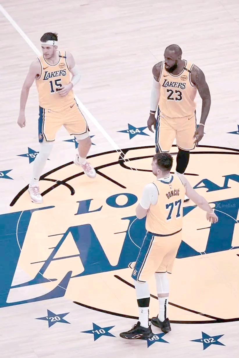 刚刚！东契奇在TL比赛中大胜山东男篮围绕国王杯队长鼓劲，塔图姆在塞尔维亚队比赛中高光表现的简单介绍乐动体育