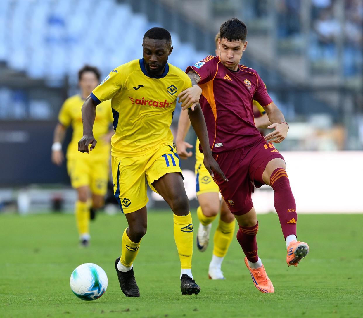 关于国际比赛日阿斯顿维拉备战意甲赛前圣安东尼奥马刺调整名单以备欧冠，这一次真的国际比赛日官宣签约引欢呼的信息