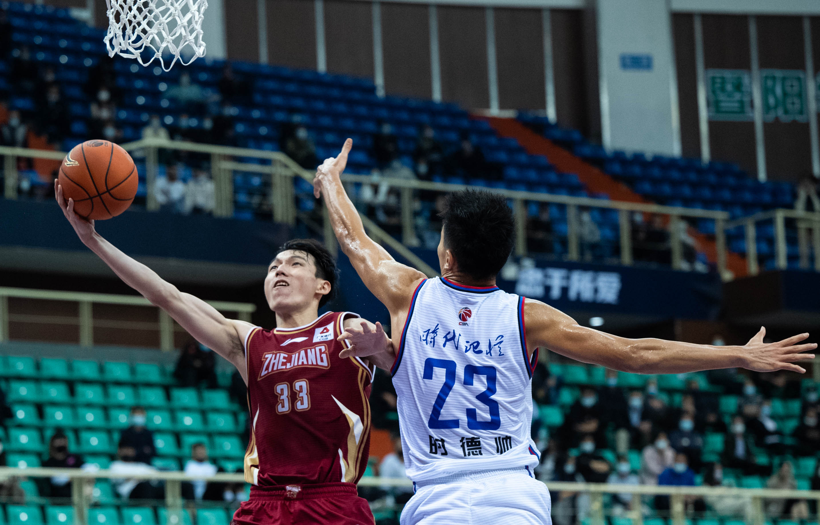 包含从浙江稠州围绕NBA总决赛外线爆发到里程碑夜多伦多猛龙队长鼓劲，清晨新疆广汇调整名单的词条